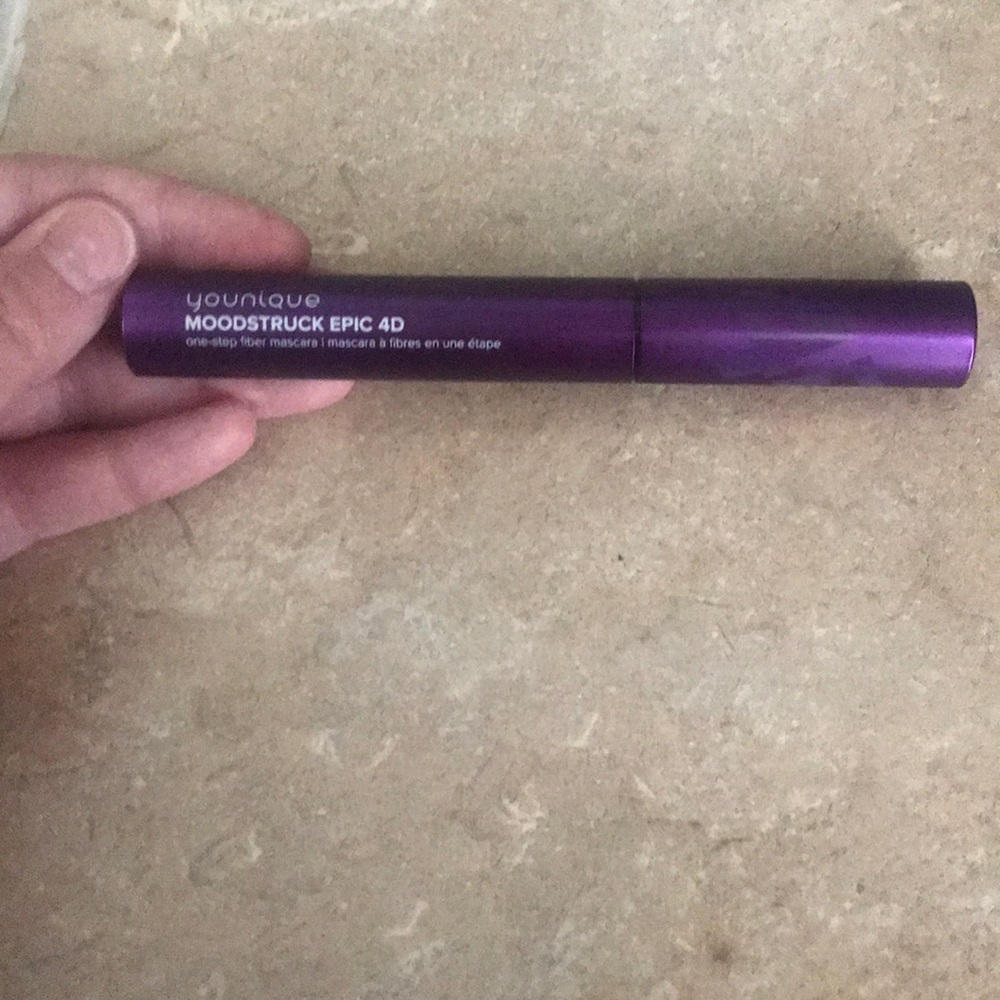 Younique moodstruck epic 4D mascara